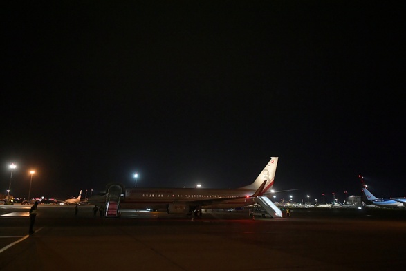 Szef MON: czwarty samolot z Izraela do Warszawy z Polakami na pokładzie wylądował w stolicy