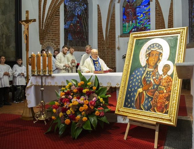 Wprowadzenie obrazu do karlińskiego kościoła, cz. 1