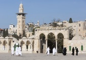 Media: napięcie w pobliżu meczetu Al-Aksa w Jerozolimie; wstęp do świątyni tylko dla osób powyżej 60. roku życia