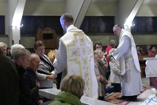 Relikwie św. Teresy od Dzieciątka Jezus i jej świętych rodziców na Złotych Łanach