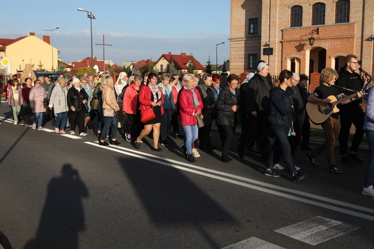 X Diecezjalna Pielgrzymka Kobiet - wędrówka cz. 2