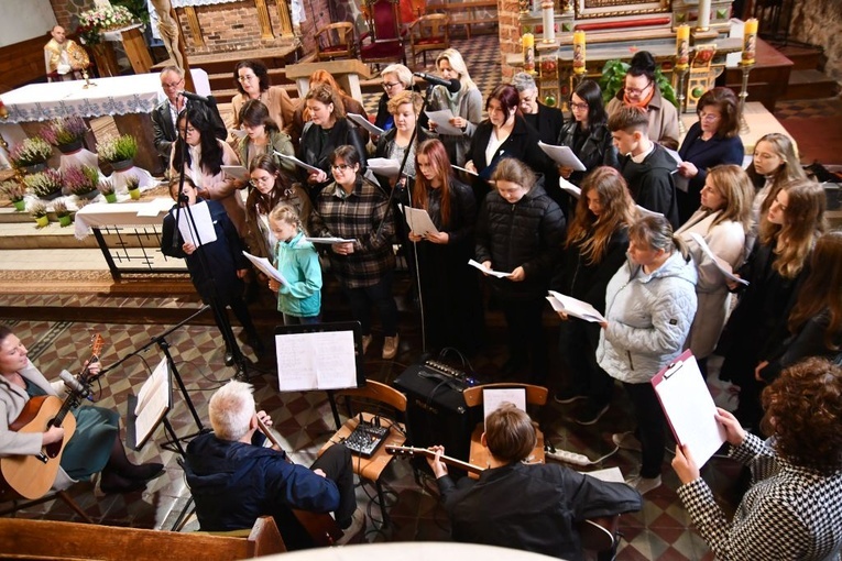 Uwielbienie na finał warsztatów muzycznych w Lubsku