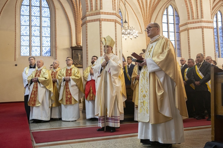 Skrzatuska Pieta w Sławnie - cz. 1