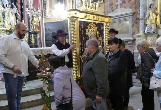 Zakończenie peregrynacji relikwii bł. rodziny Ulmów w Rychwałdzie