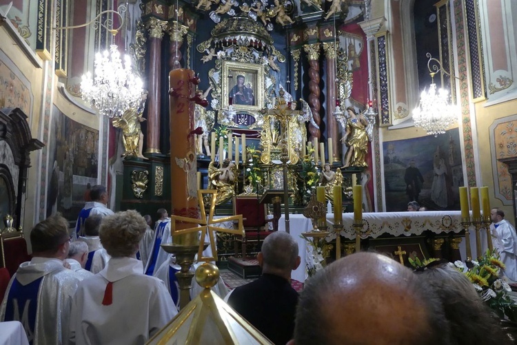 Zakończenie peregrynacji relikwii bł. rodziny Ulmów w Rychwałdzie