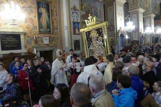 Zakończenie peregrynacji relikwii bł. rodziny Ulmów w Rychwałdzie