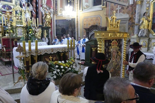 Zakończenie peregrynacji relikwii bł. rodziny Ulmów w Rychwałdzie