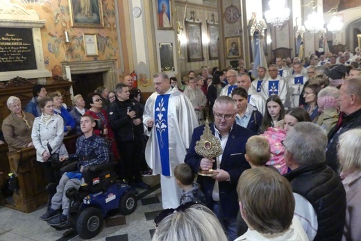 Zakończenie peregrynacji relikwii bł. rodziny Ulmów w Rychwałdzie