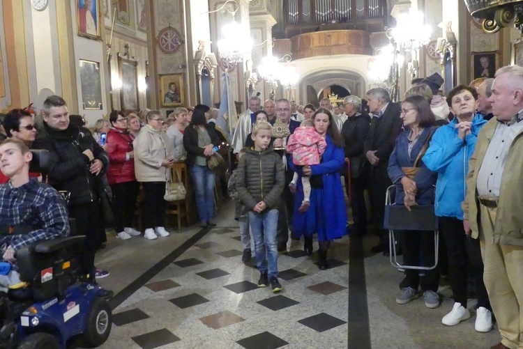 Zakończenie peregrynacji relikwii bł. rodziny Ulmów w Rychwałdzie