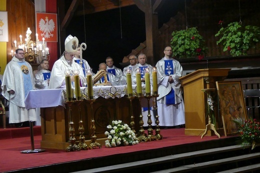 Zakończenie peregrynacji relikwii bł. rodziny Ulmów w Rychwałdzie