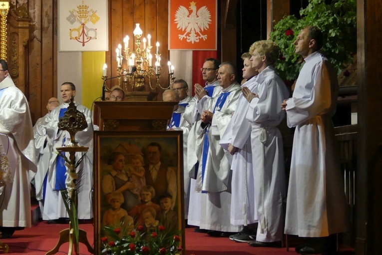 Zakończenie peregrynacji relikwii bł. rodziny Ulmów w Rychwałdzie