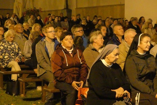Zakończenie peregrynacji relikwii bł. rodziny Ulmów w Rychwałdzie