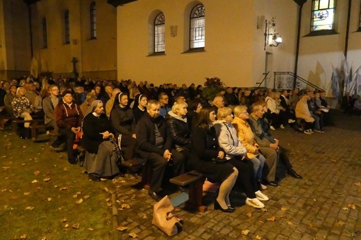 Zakończenie peregrynacji relikwii bł. rodziny Ulmów w Rychwałdzie