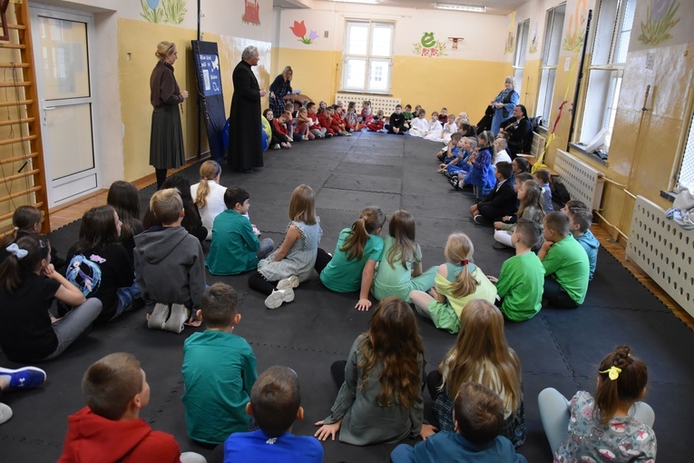 Przasnysz. Różaniec dzieci w intencji pokoju