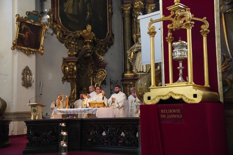 Pielgrzymka do Trzebnicy 2023. Modlitwa kobiet