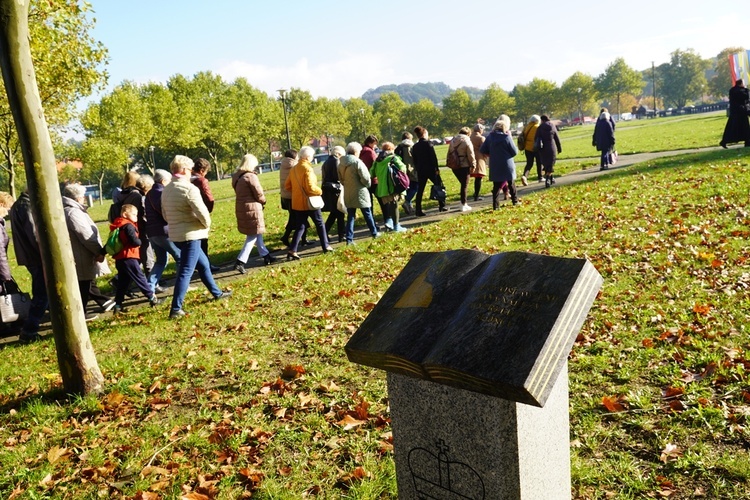 Pielgrzymka do Trzebnicy 2023. Modlitwa kobiet