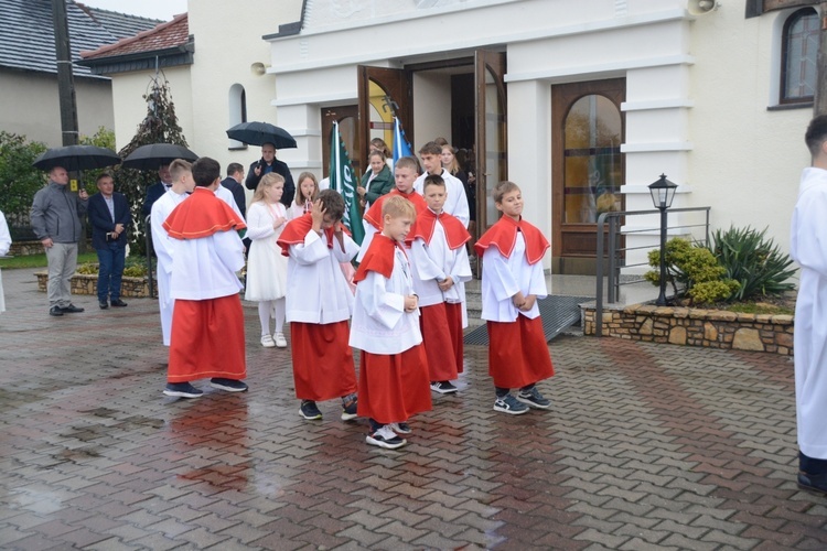 Poświęcenie nowo wybudowanego domu parafialnego w Krośnicy