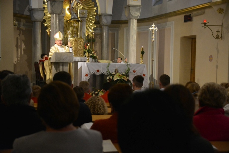 Poświęcenie nowo wybudowanego domu parafialnego w Krośnicy