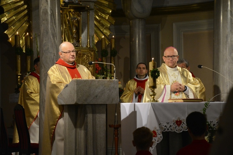 Poświęcenie nowo wybudowanego domu parafialnego w Krośnicy