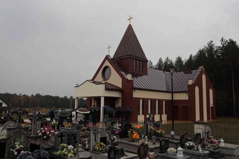 Poświęcenie kaplicy cmentarnej w Raniżowie