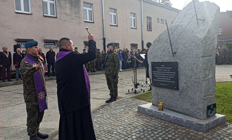 We Wrocławiu-Leśnicy była filia obozu koncentracyjnego. Odsłonięto w tym miejscu pomnik