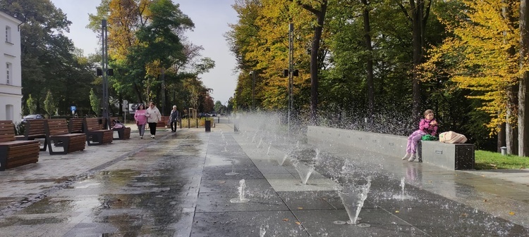 Jastrzębie. Otwarto deptak, który ma pełnić rolę rynku