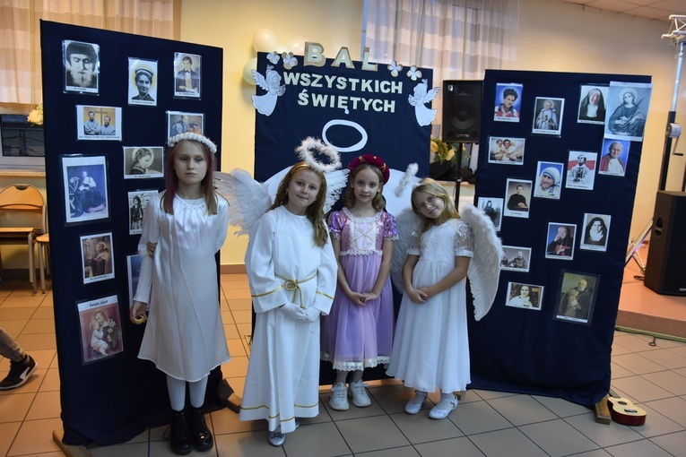 Przasnysz. Bal Wszystkich Świętych