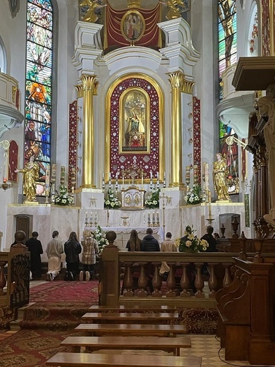 Limanowa. Różaniec misyjny w 12 językach świata