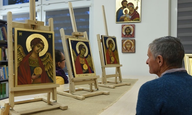 Ikona otwiera drzwi do innego świata.