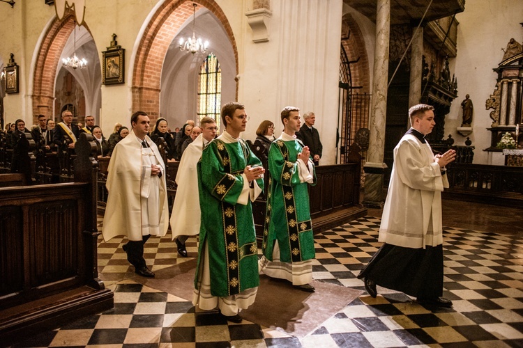 Eucharystia w święto świętych Szymona i Judy Tadeusza