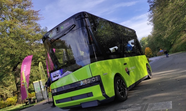 Katowice. Testy autonomicznego busa w Dolinie Trzech Stawów. Wiosną z udziałem pasażerów