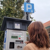 Katowice. Uwaga kierowcy! Od 1 grudnia więcej płatnych parkingów. Rosną też opłaty