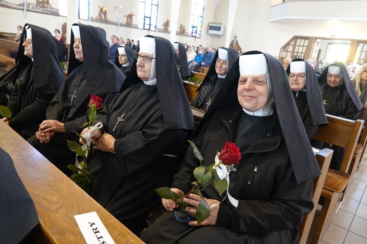 Tylmanowa. 60-lecie obecności albertynek w parafii