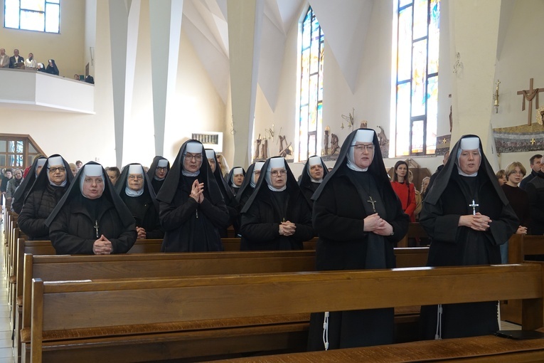 Tylmanowa. 60-lecie obecności albertynek w parafii