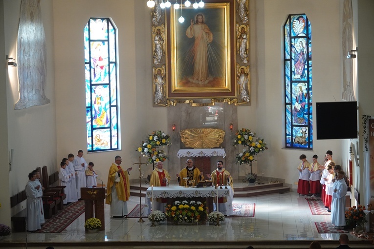 Tylmanowa. 60-lecie obecności albertynek w parafii