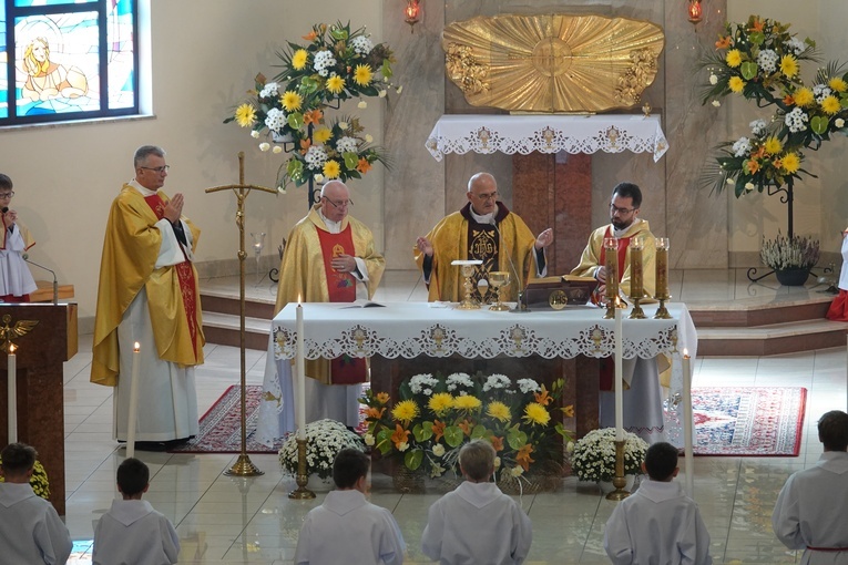 Tylmanowa. 60-lecie obecności albertynek w parafii