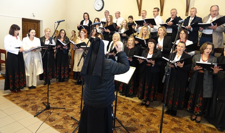 Tylmanowa. 60-lecie obecności albertynek w parafii