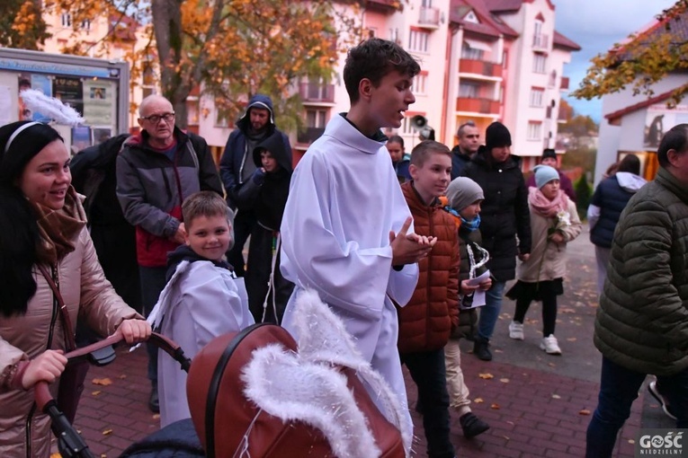 Marsz Wszystkich Świętych u franciszkanów