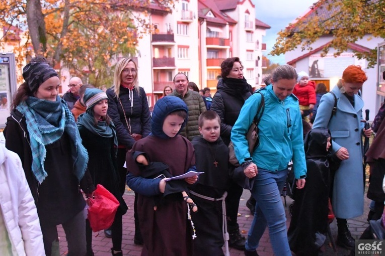 Marsz Wszystkich Świętych u franciszkanów