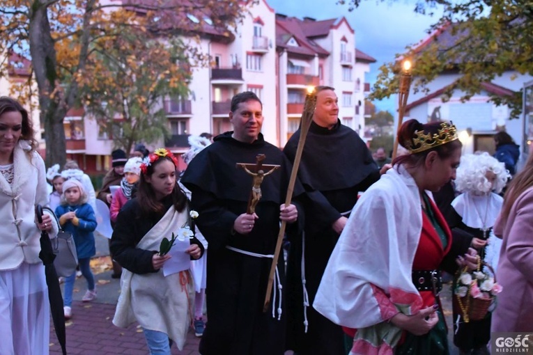 Marsz Wszystkich Świętych u franciszkanów