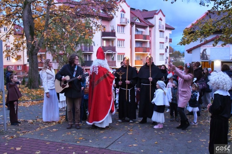 Marsz Wszystkich Świętych u franciszkanów