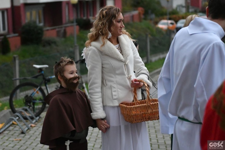 Marsz Wszystkich Świętych u franciszkanów