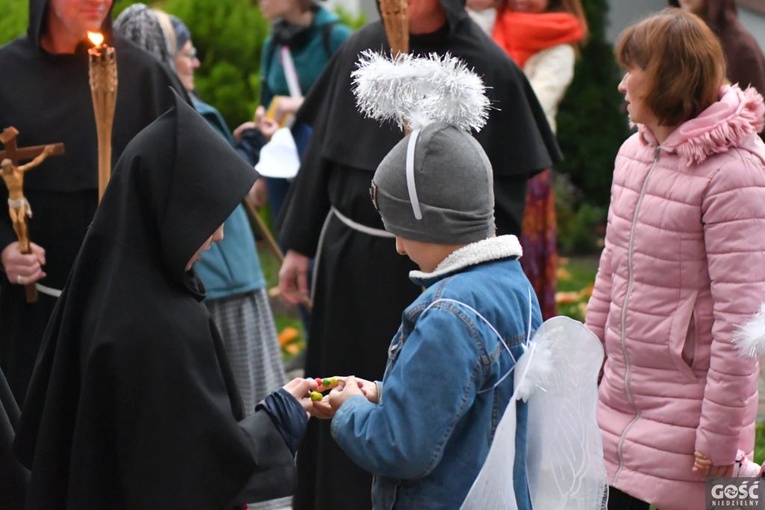 Marsz Wszystkich Świętych u franciszkanów