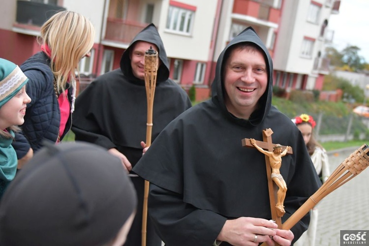 Marsz Wszystkich Świętych u franciszkanów