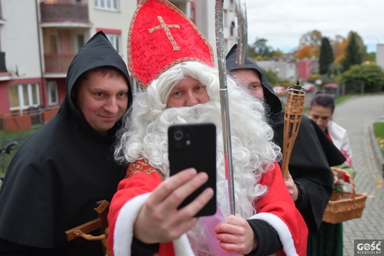 Marsz Wszystkich Świętych u franciszkanów