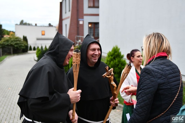 Marsz Wszystkich Świętych u franciszkanów