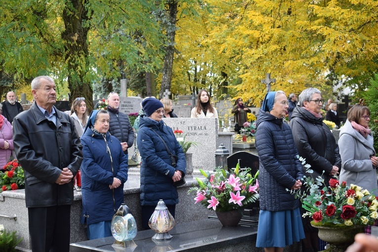 Msza św. na cmentarzu katedralnym w Sandomierzu