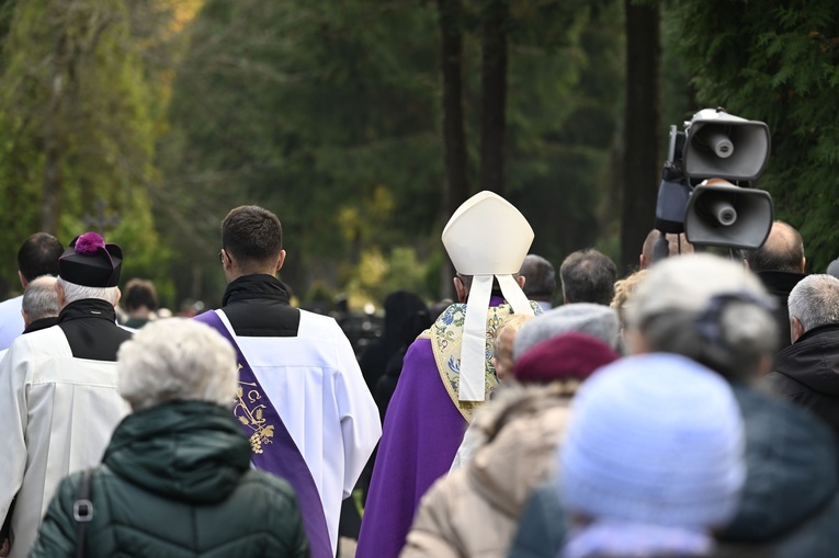 Uroczystości na cmentarzu w Koszalinie
