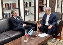 Izrael: Sekretarz stanu USA spotkał się z premierem Netanjahu i gabinetem wojennym Izraela