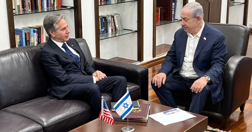 Izrael: Sekretarz stanu USA spotkał się z premierem Netanjahu i gabinetem wojennym Izraela